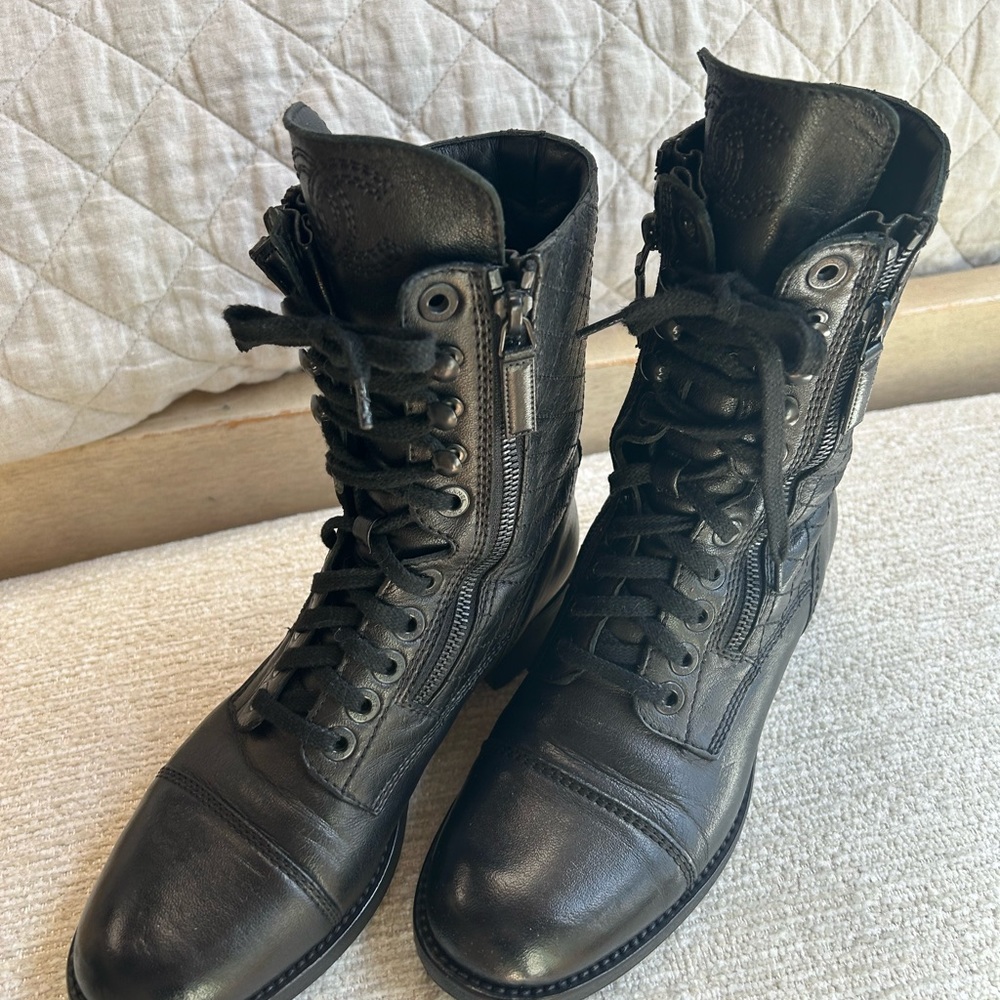 Chanel combat Boot